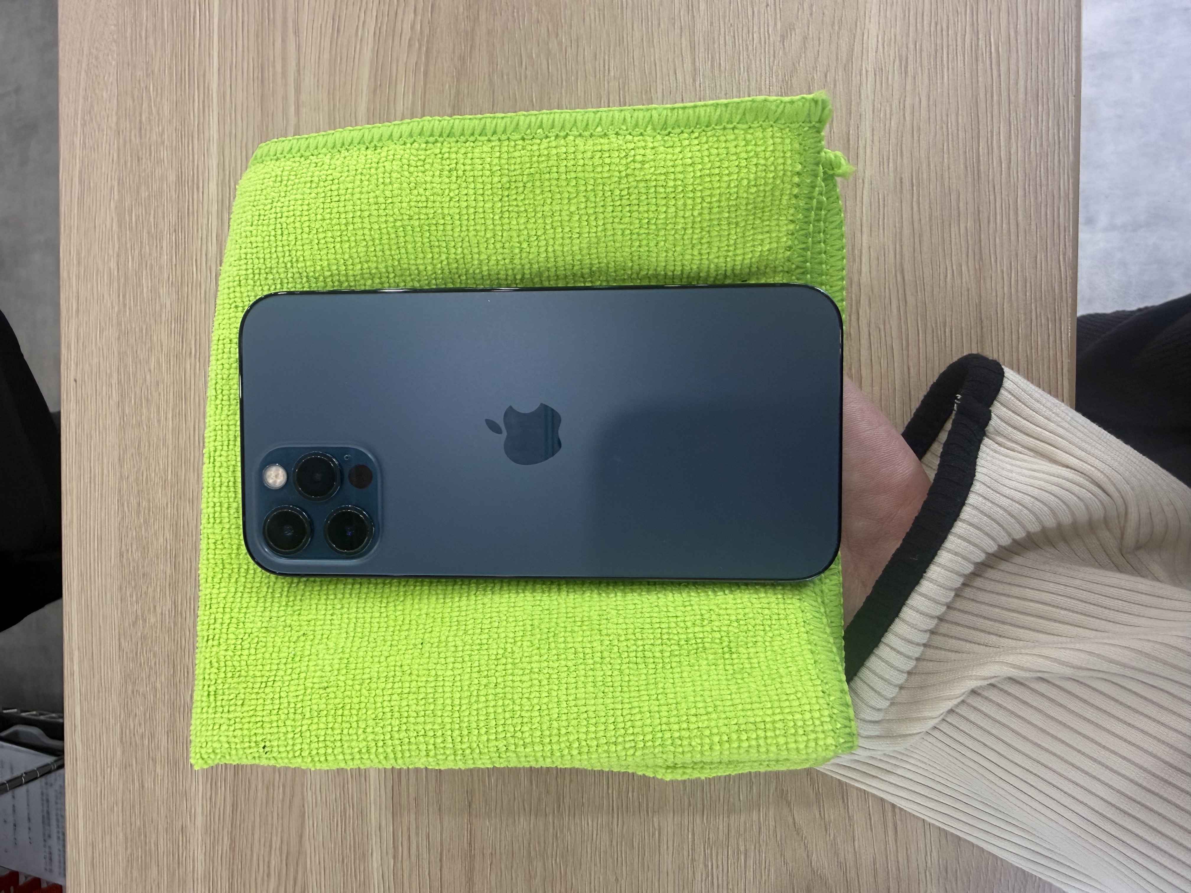 iPhone12Pro128GB買取｜那覇空港