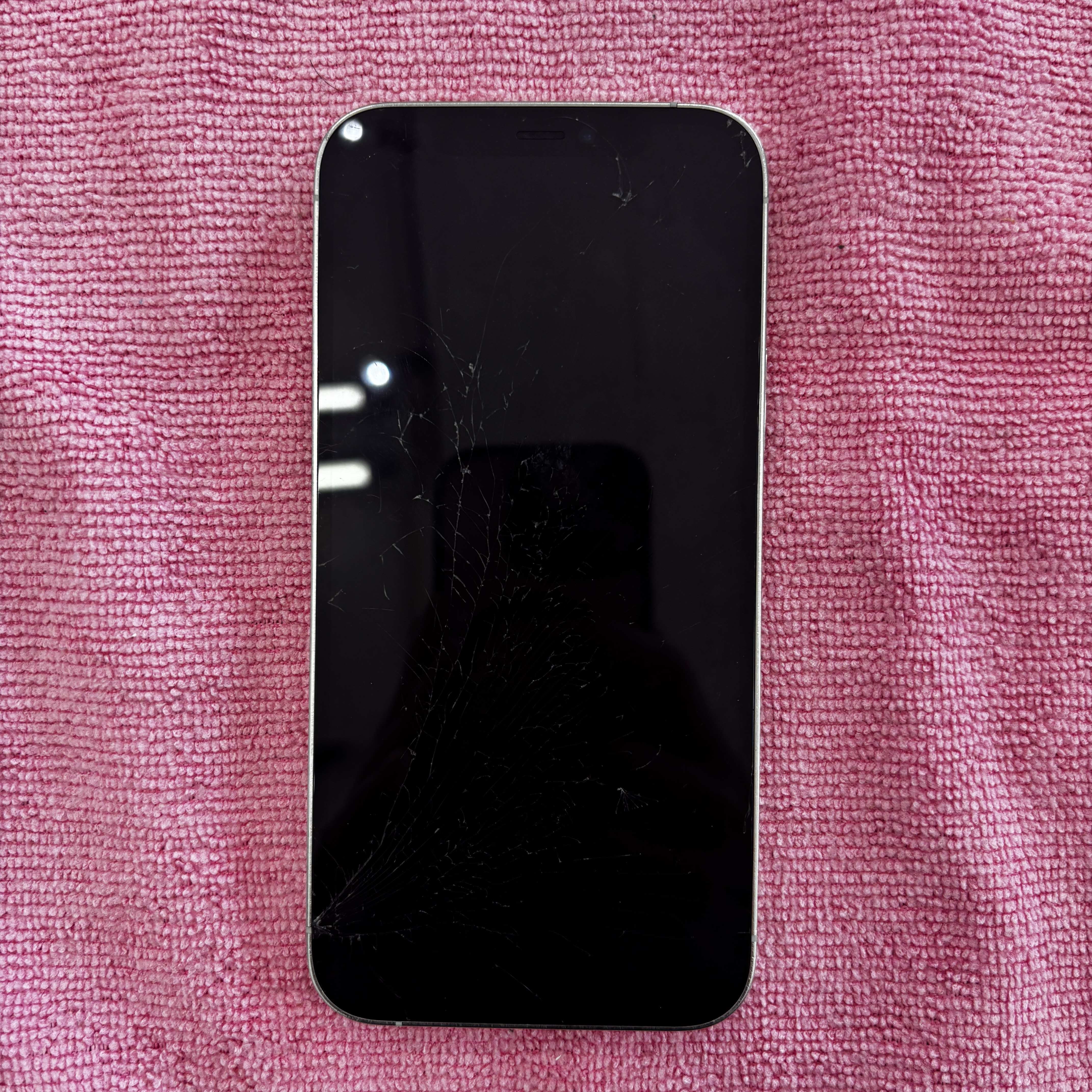 【iPhone12Pro】買取 256GB｜シルバー 《那覇店》