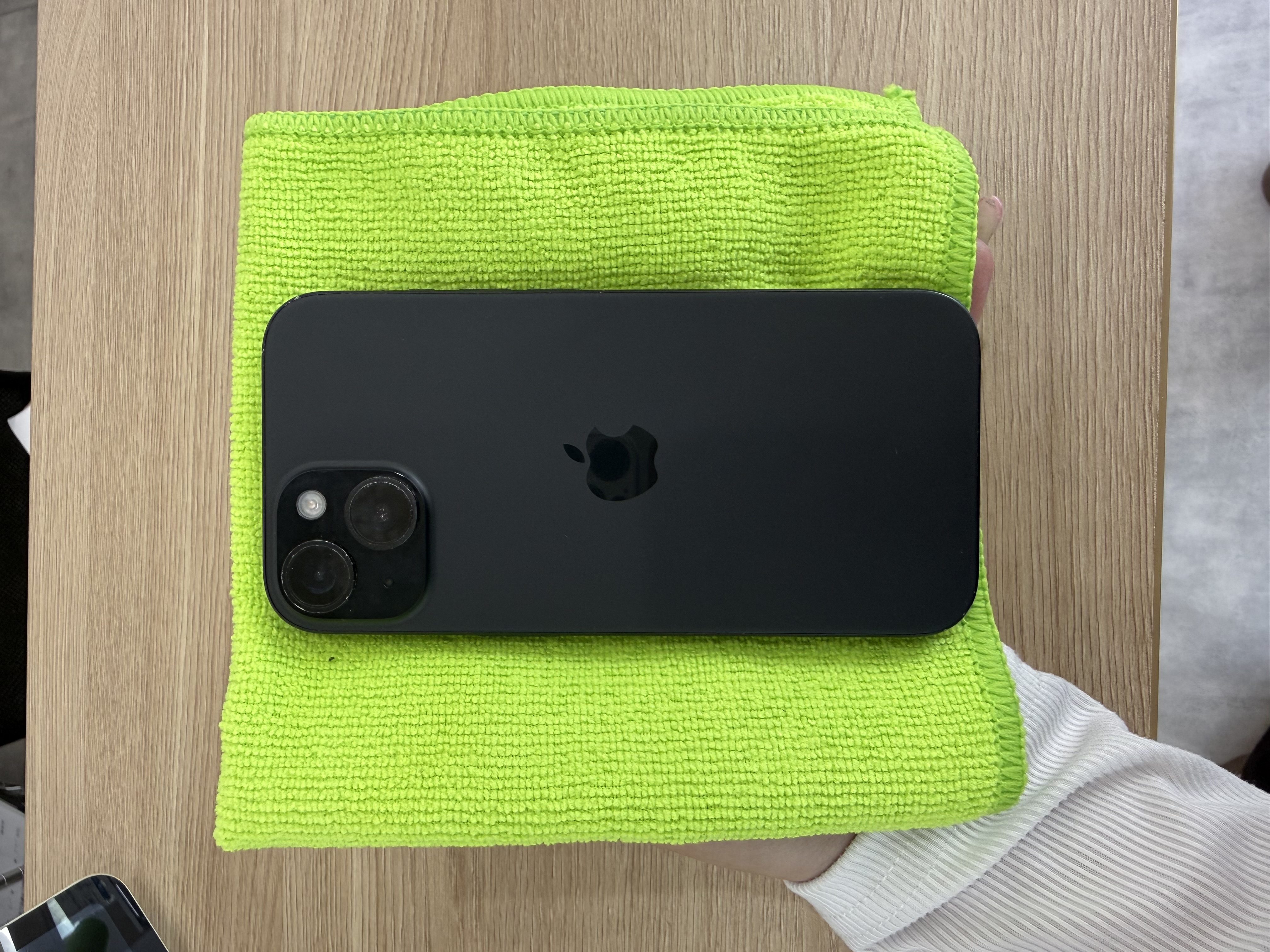 iPhone15256GB買取｜那覇・牧志公設市場