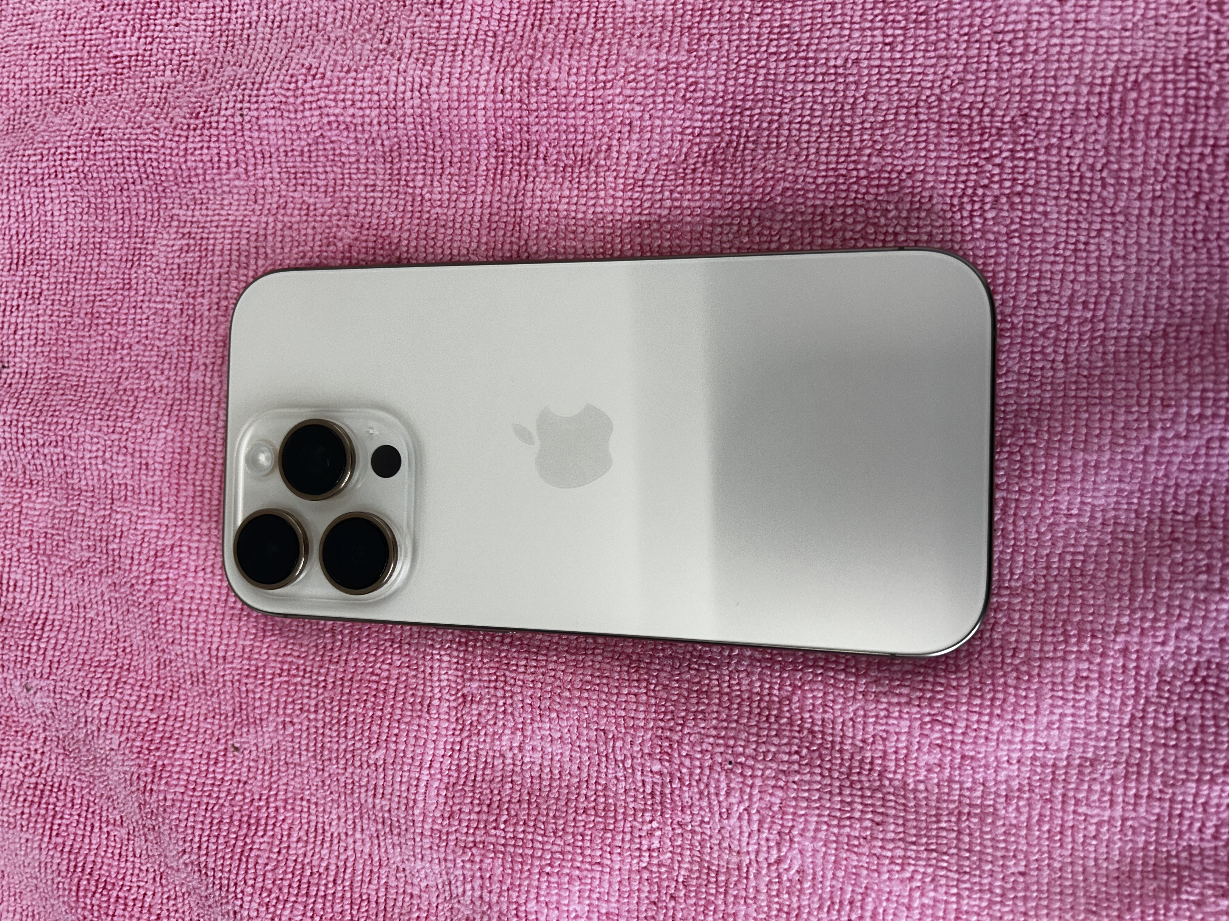 【iPhone15Pro】買取 512GB|ホワイトチタニウム 【那覇店】