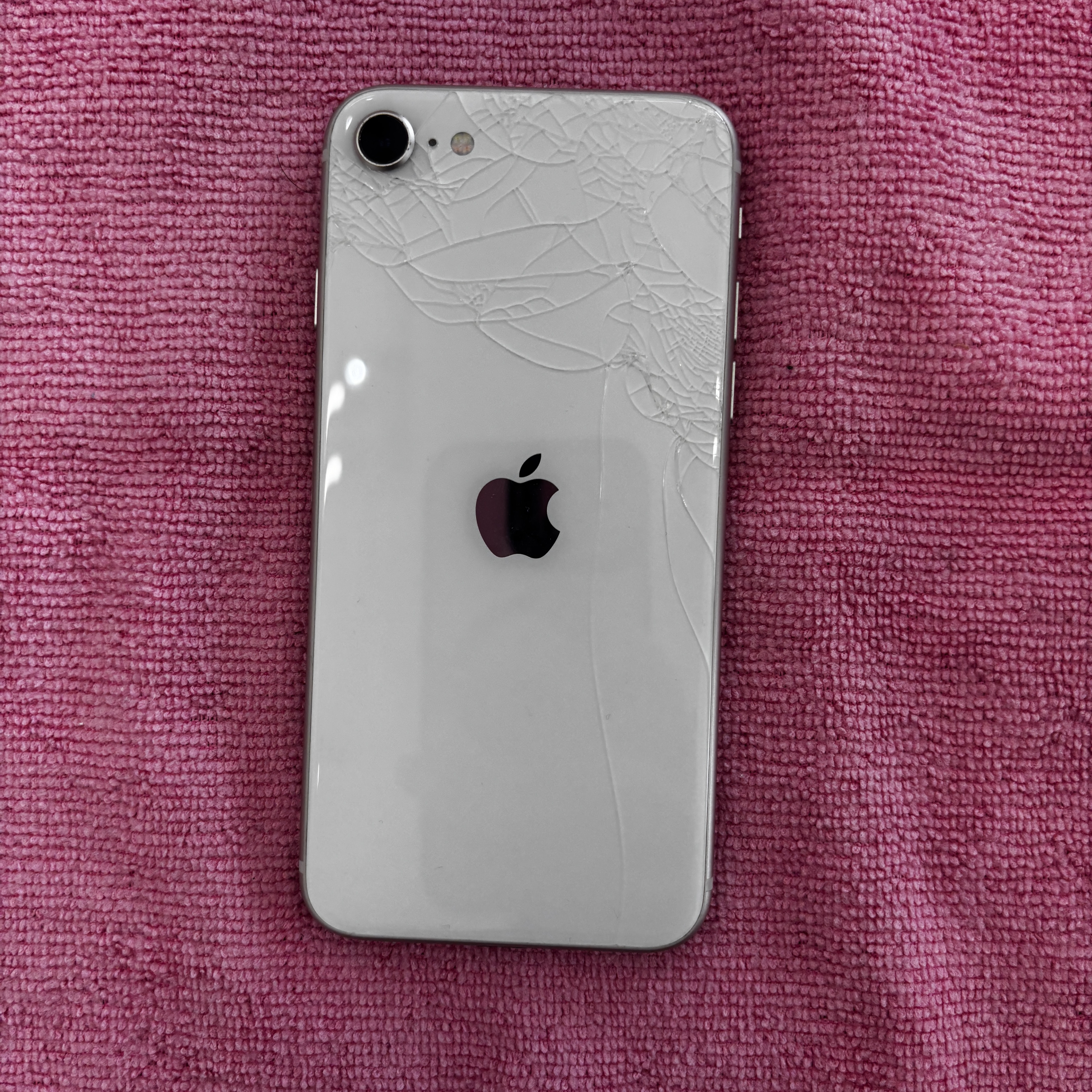 【iPhoneSE3】買取 64GB｜スターライト 《那覇店》
