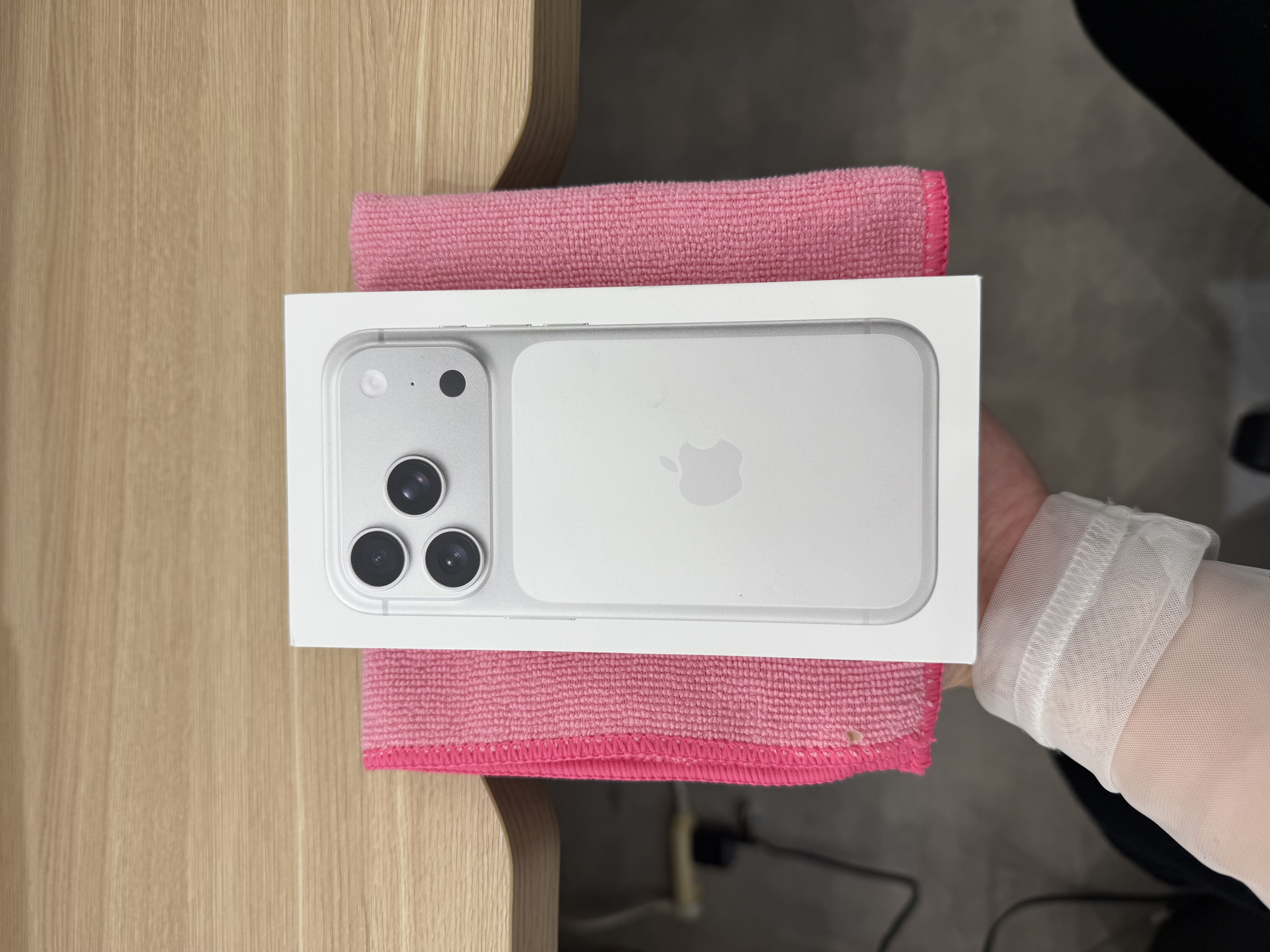 iPhone17ProMax512GBを那覇で買取｜松山