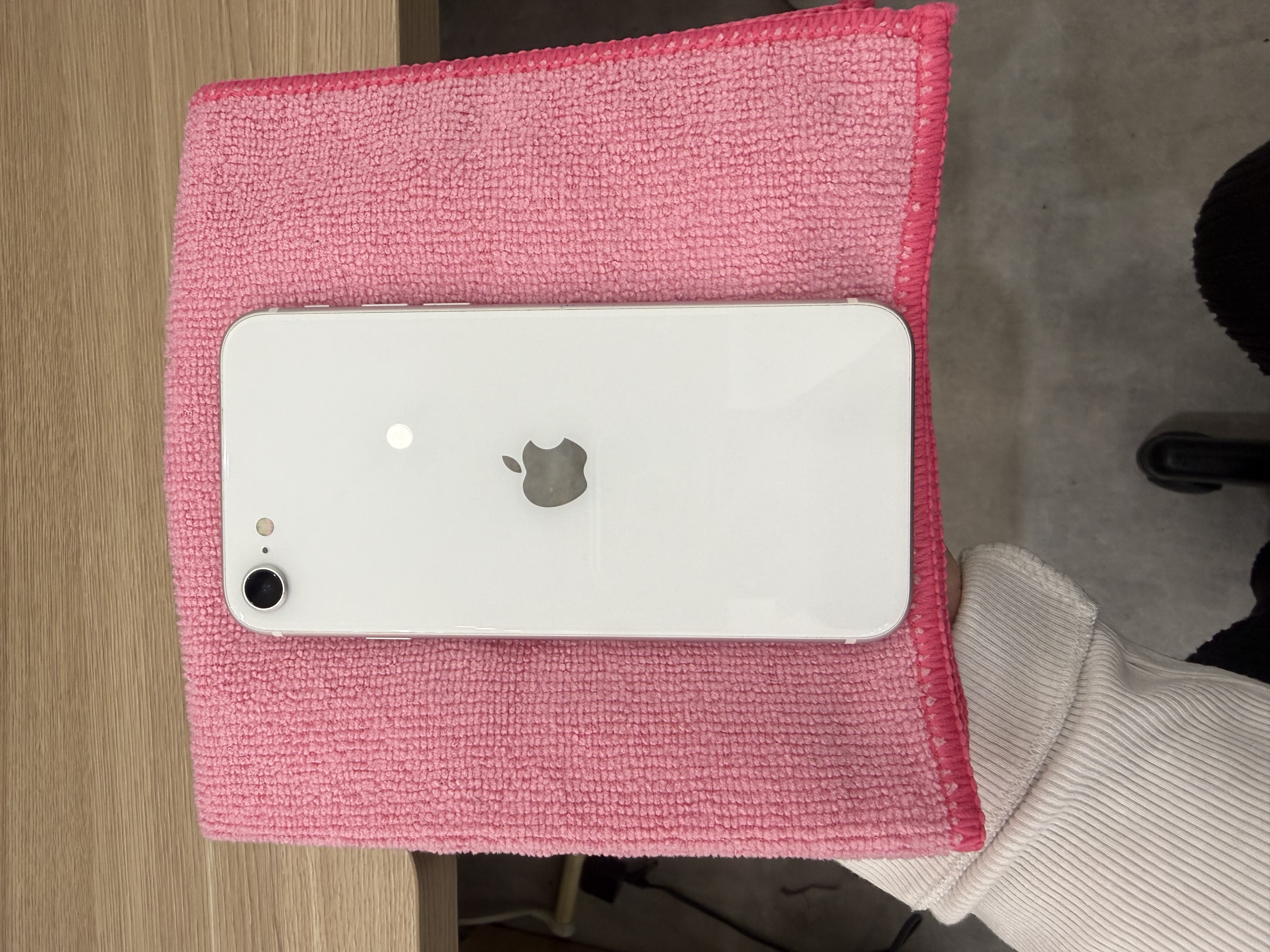 iPhoneSE2128GB買取｜那覇・首里城