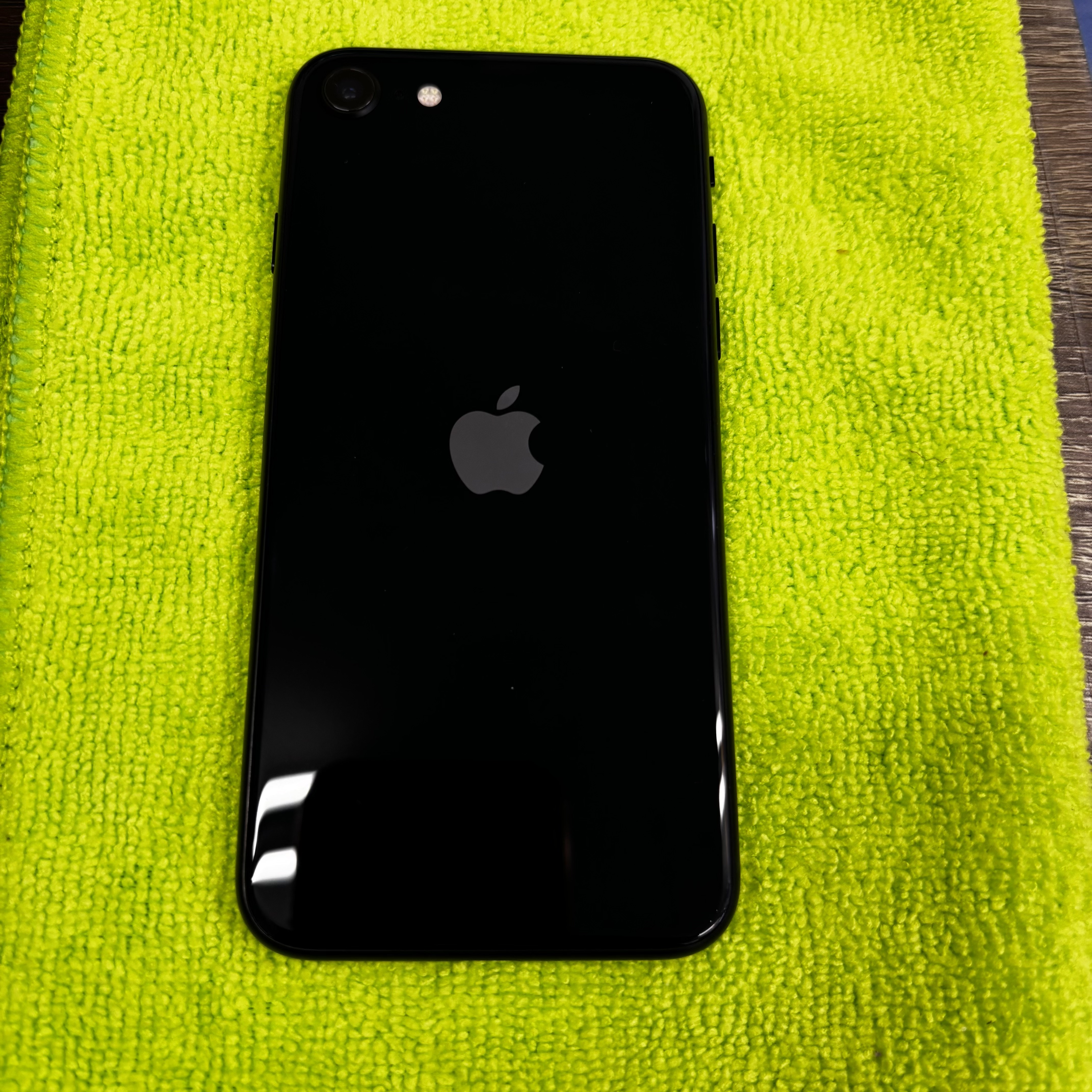 【iPhoneSE2】買取 128GB | ブラック　《石垣店》