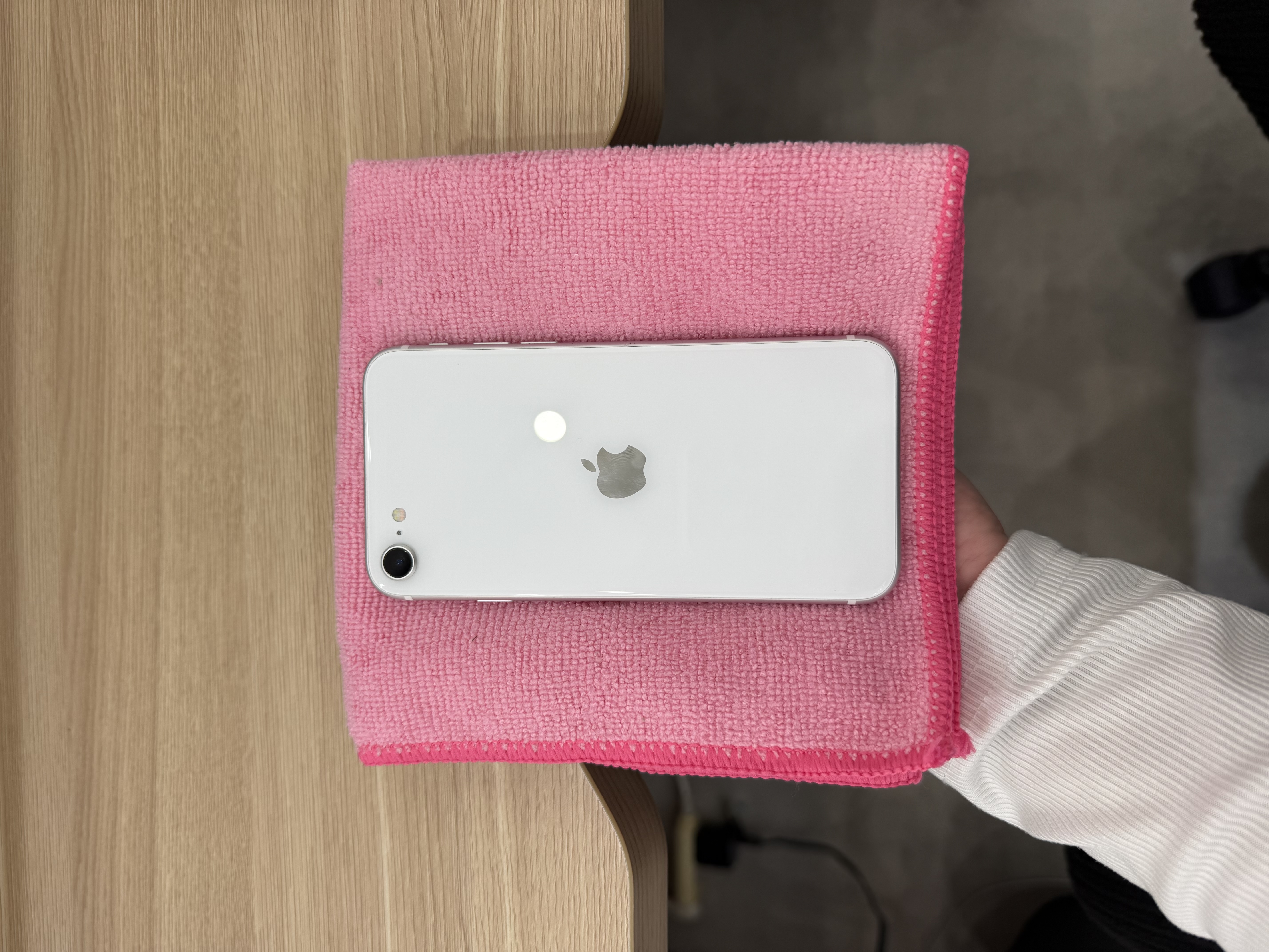 iPhoneSE2の買取実績｜那覇・牧志公設市場・新品同様