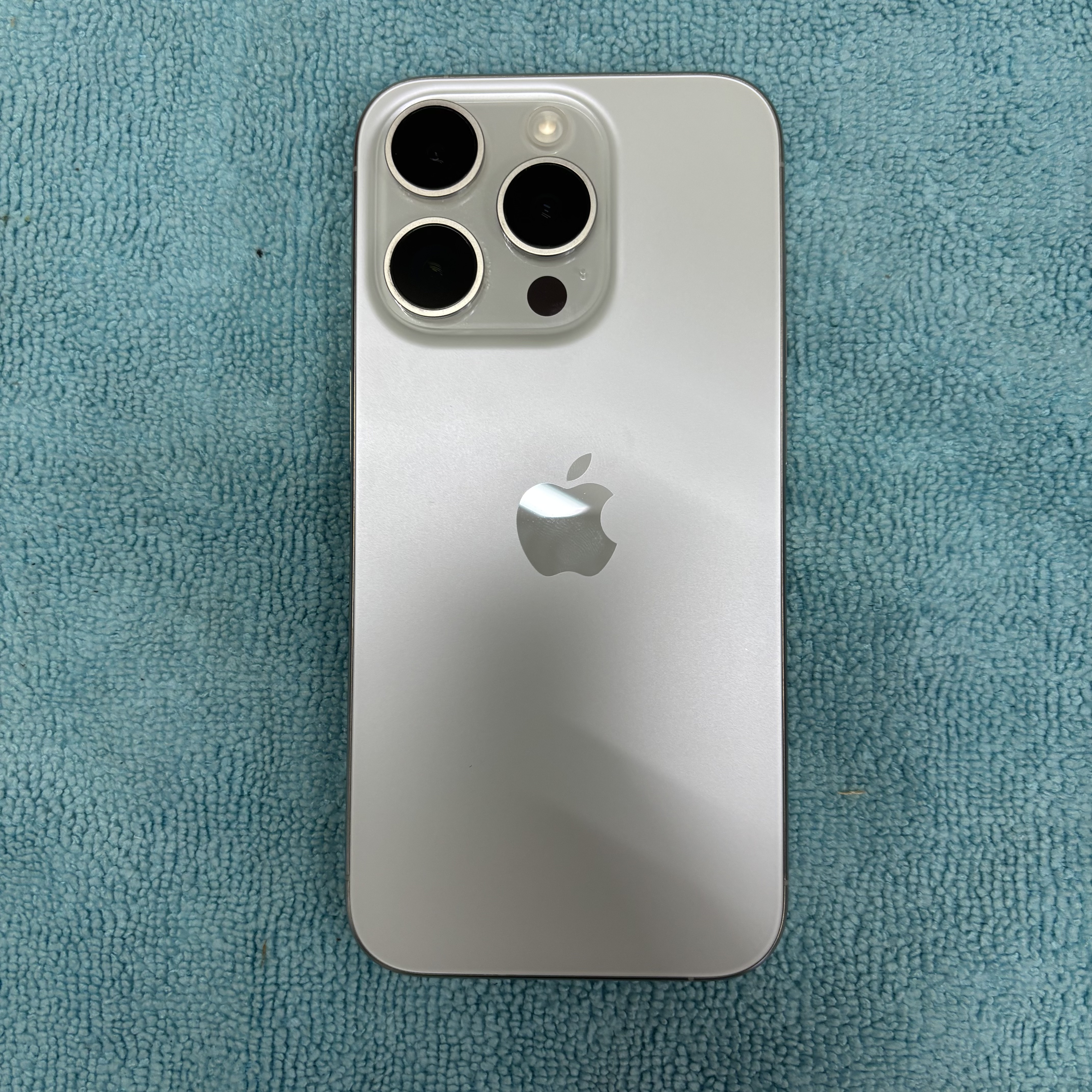 【iPhone 15Pro】買取 128GB | シルバー　《那覇店》