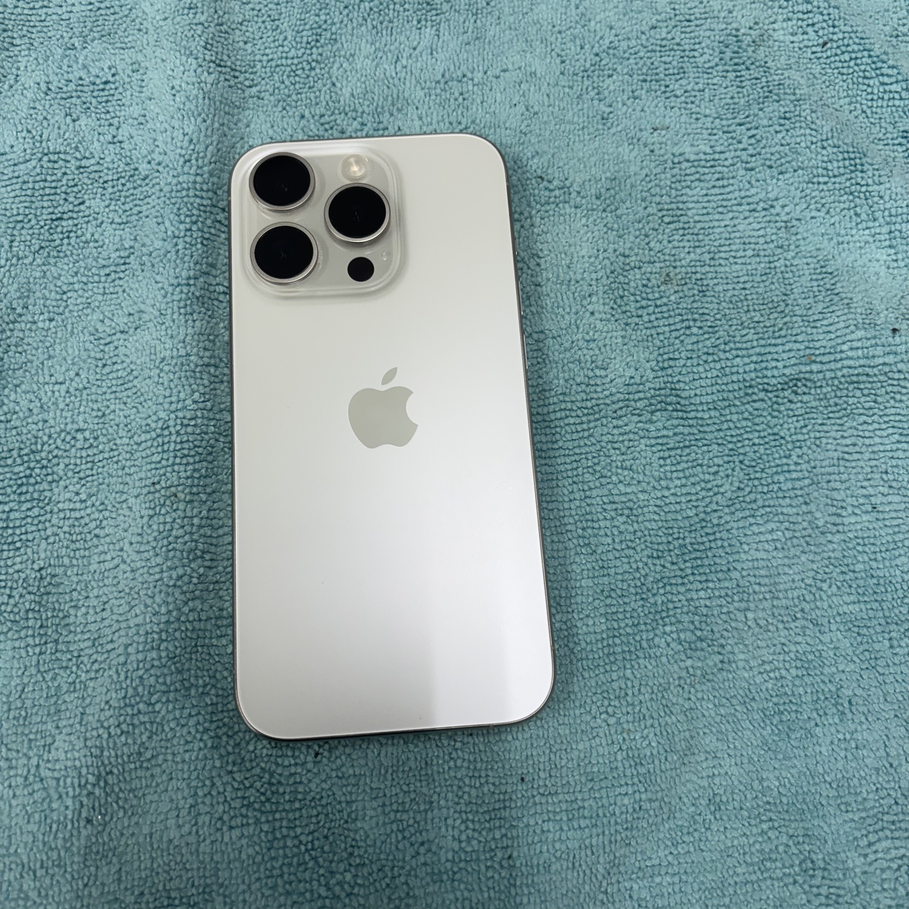 【iPhone 15Pro】買取 128GB | ホワイト　《那覇店》