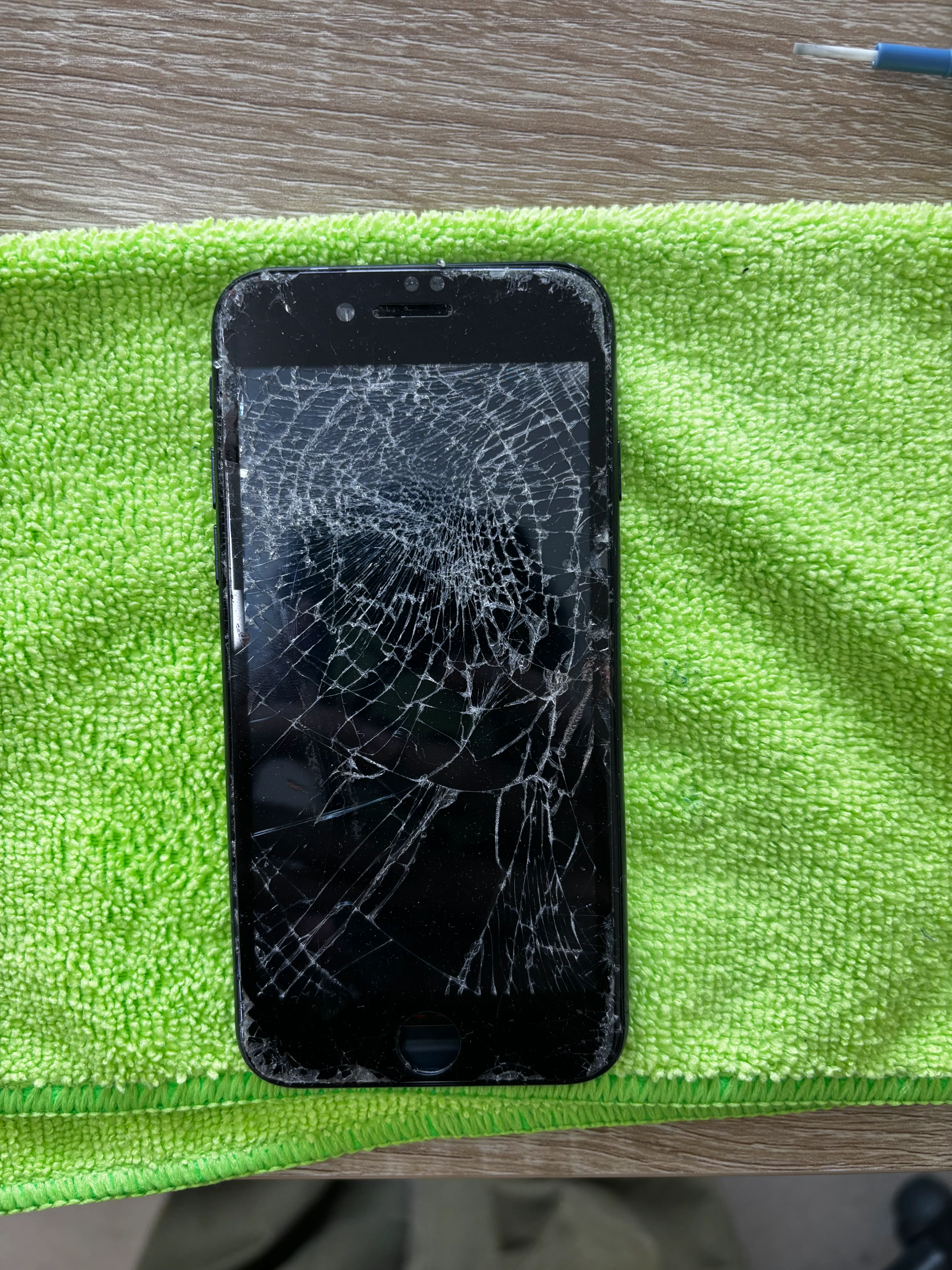 iPhone15 ジャンク品　画面割れ 純正 iPhone15 ピンク 背面ガラス 割れ ジャンク品 - メルカリ
