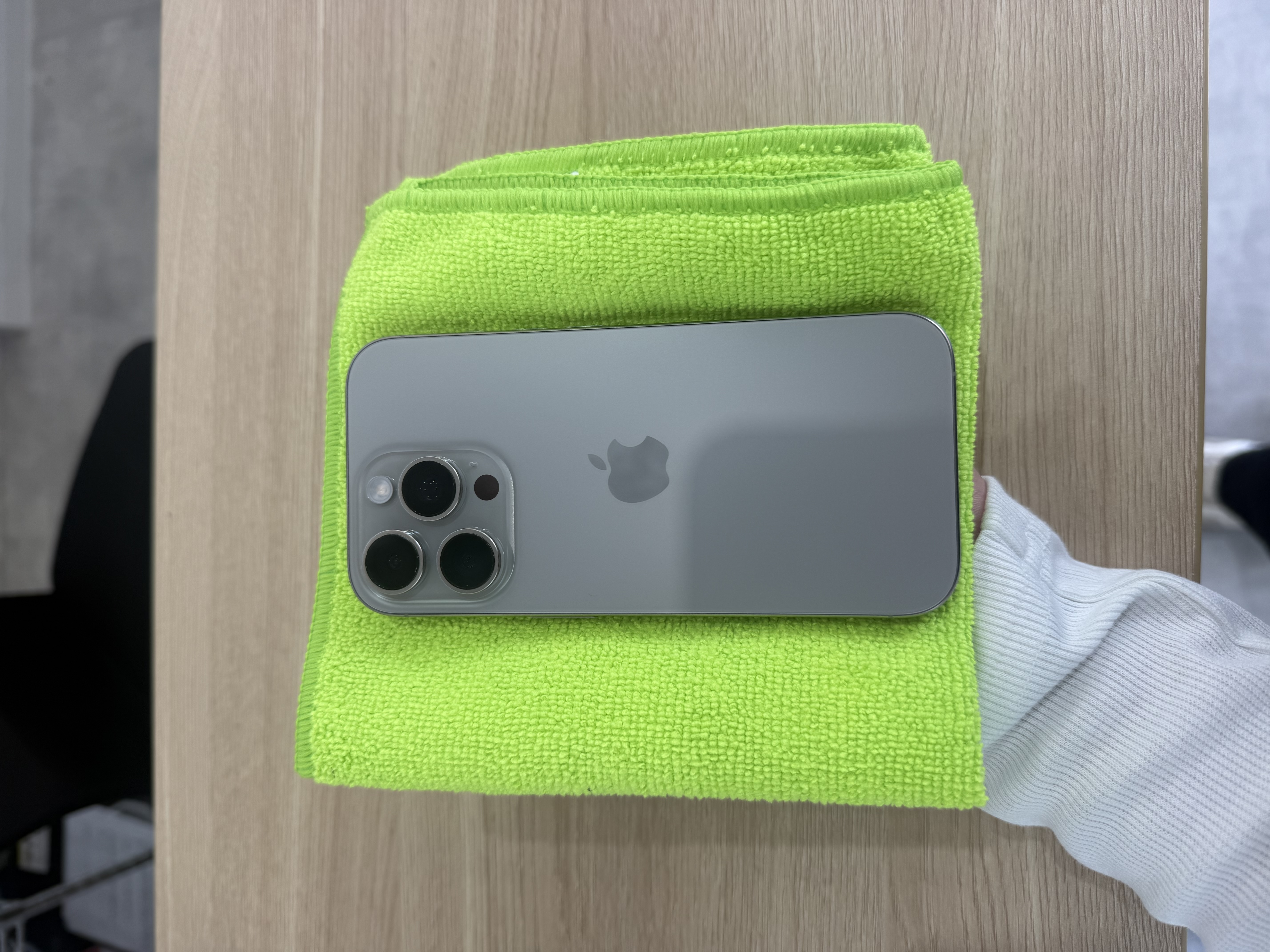 iPhone16ProMax512GBを那覇で買取｜安里