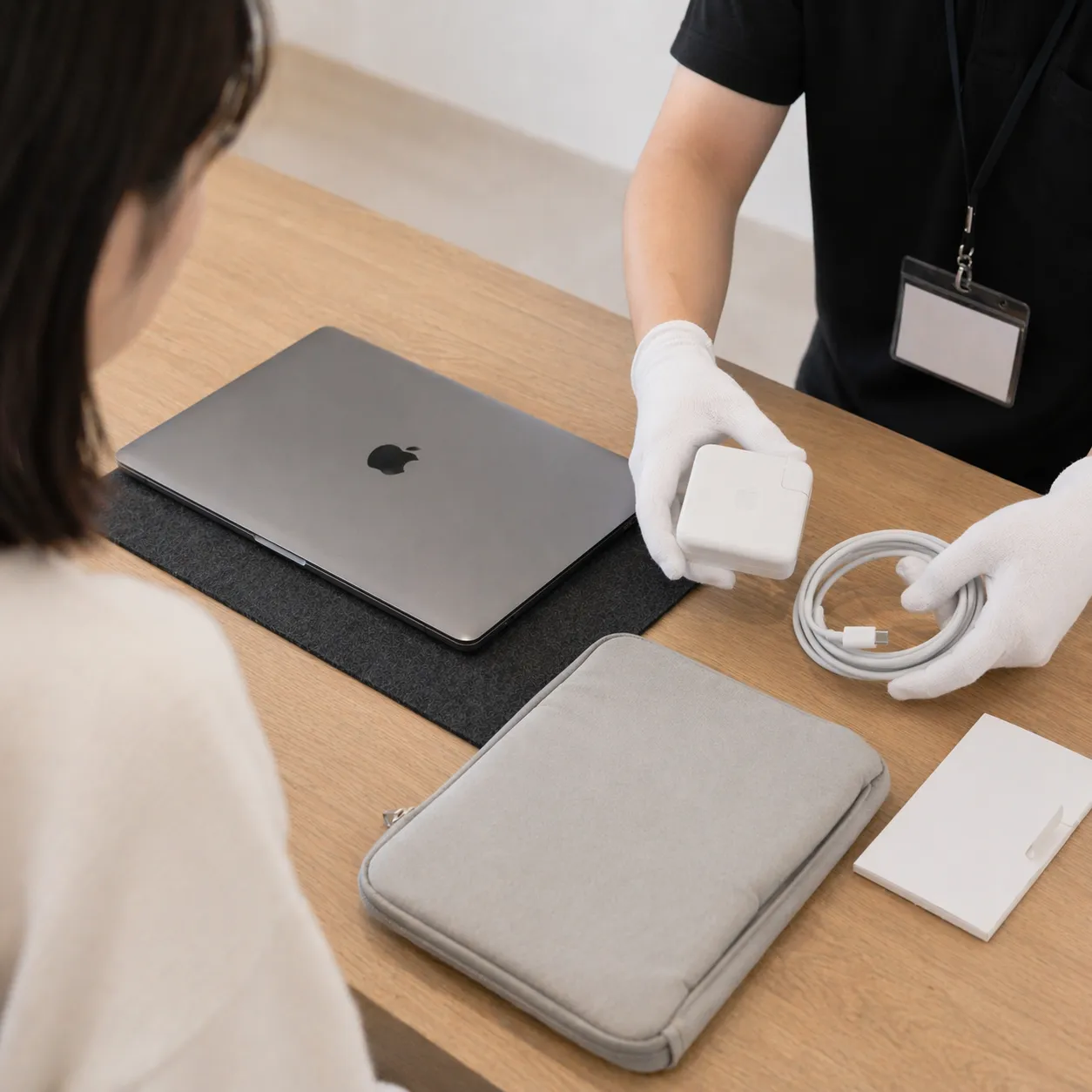 充電器などの付属品確認